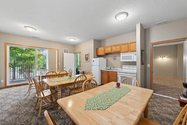 $295,000 | 1941 Ford Parkway, Unit 102, St. Paul, MN 55116