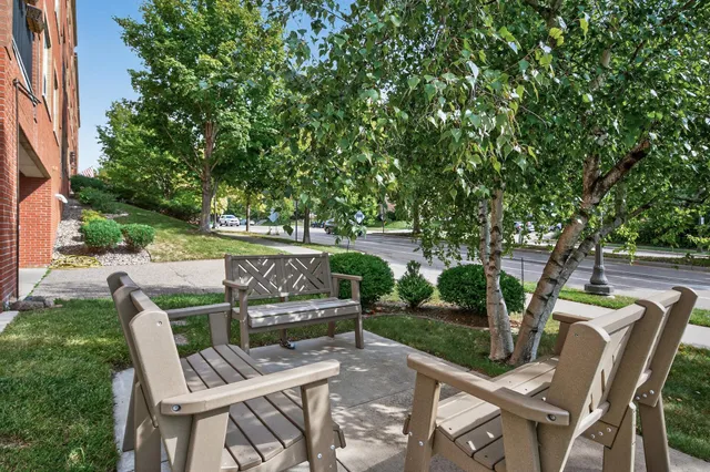 $295,000 | 1941 Ford Parkway, Unit 102, St. Paul, MN 55116