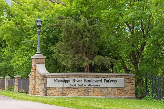 $295,000 | 1941 Ford Parkway, Unit 102, St. Paul, MN 55116