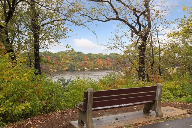 $295,000 | 1941 Ford Parkway, Unit 102, St. Paul, MN 55116