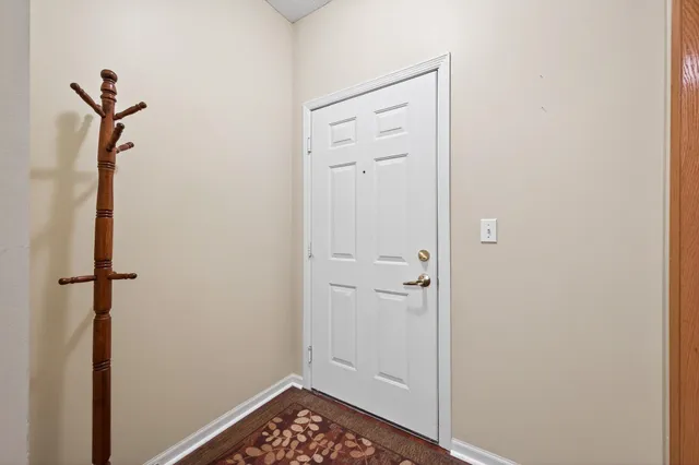 $295,000 | 1941 Ford Parkway, Unit 102, St. Paul, MN 55116