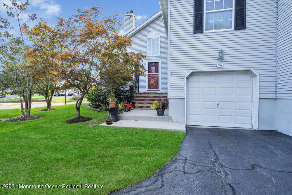70 Racquet Road Wall, NJ 07719 - Photo 3 of 48 004_dsc05169_1