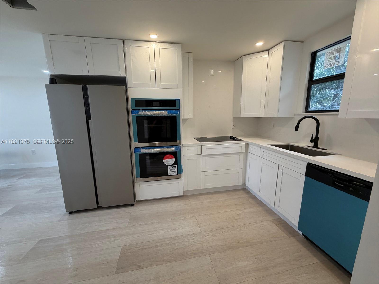 6790 Southwest 25th Terrace Miami, FL 33155 - Photo 5 of 14 Gallery Image 5