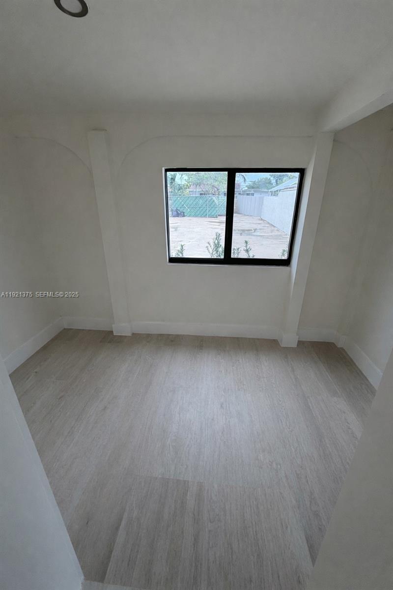 6790 Southwest 25th Terrace Miami, FL 33155 - Photo 7 of 14 Gallery Image 7