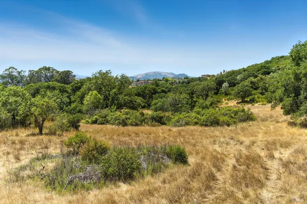 $2,500,000 | 70 Oxford Drive, San Rafael, CA 94903