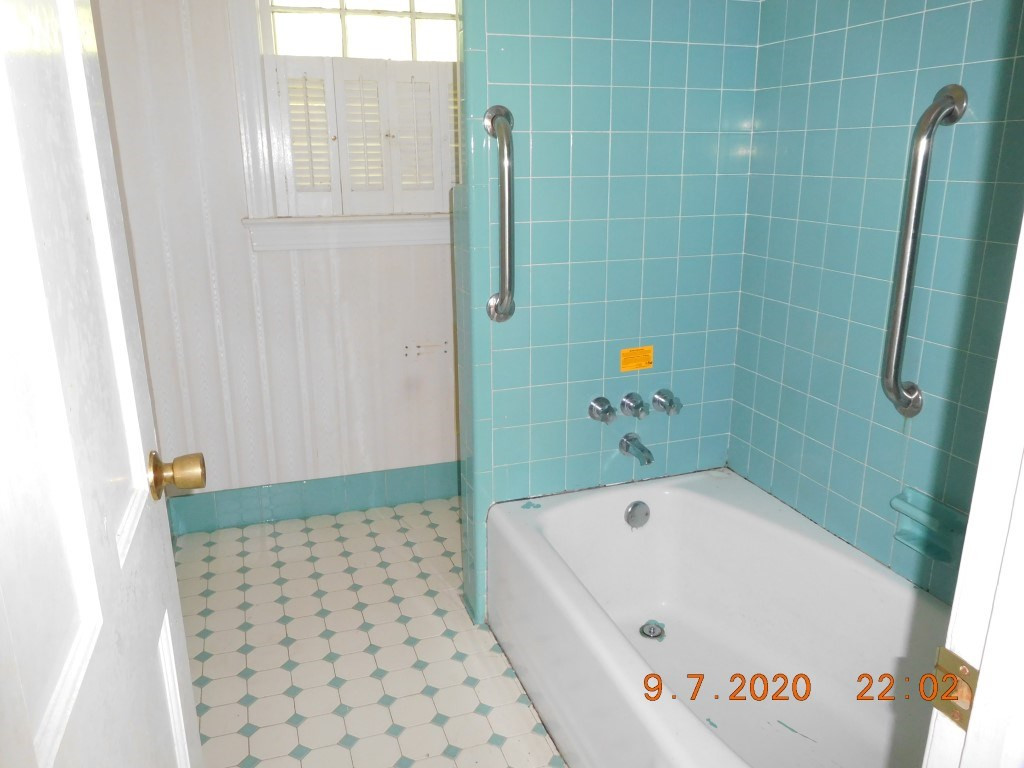 2902 Murray Hill Road Kinston, NC 28504 - Photo 13 of 14 Downstairs Bath