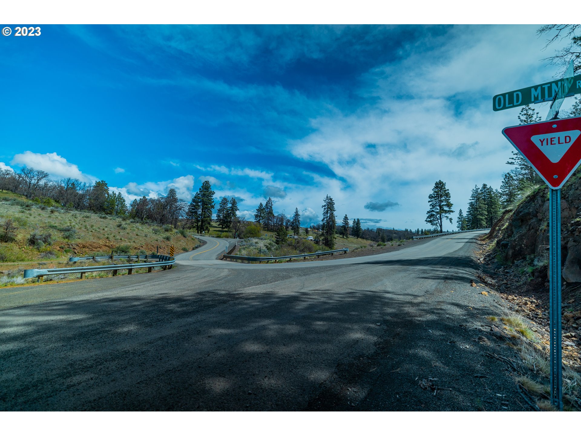 125 Old Mountain Road Goldendale, WA 98620 - Photo 31 of 35 Driveway