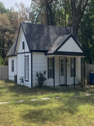 $76,900 | 604 South Maple, Douglass, KS 67039