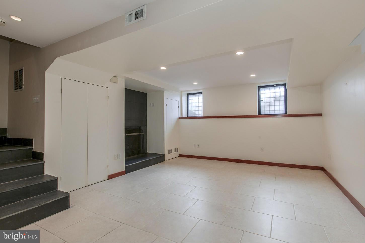 1401 35th Street Northwest Washington, DC 20007 - Photo 17 of 30 Interior (General)