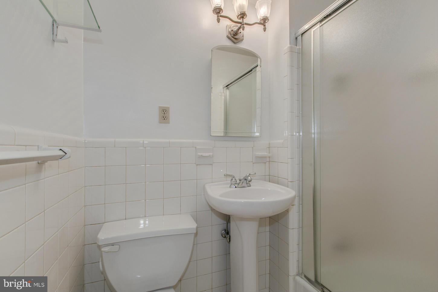 1401 35th Street Northwest Washington, DC 20007 - Photo 27 of 30 Bath