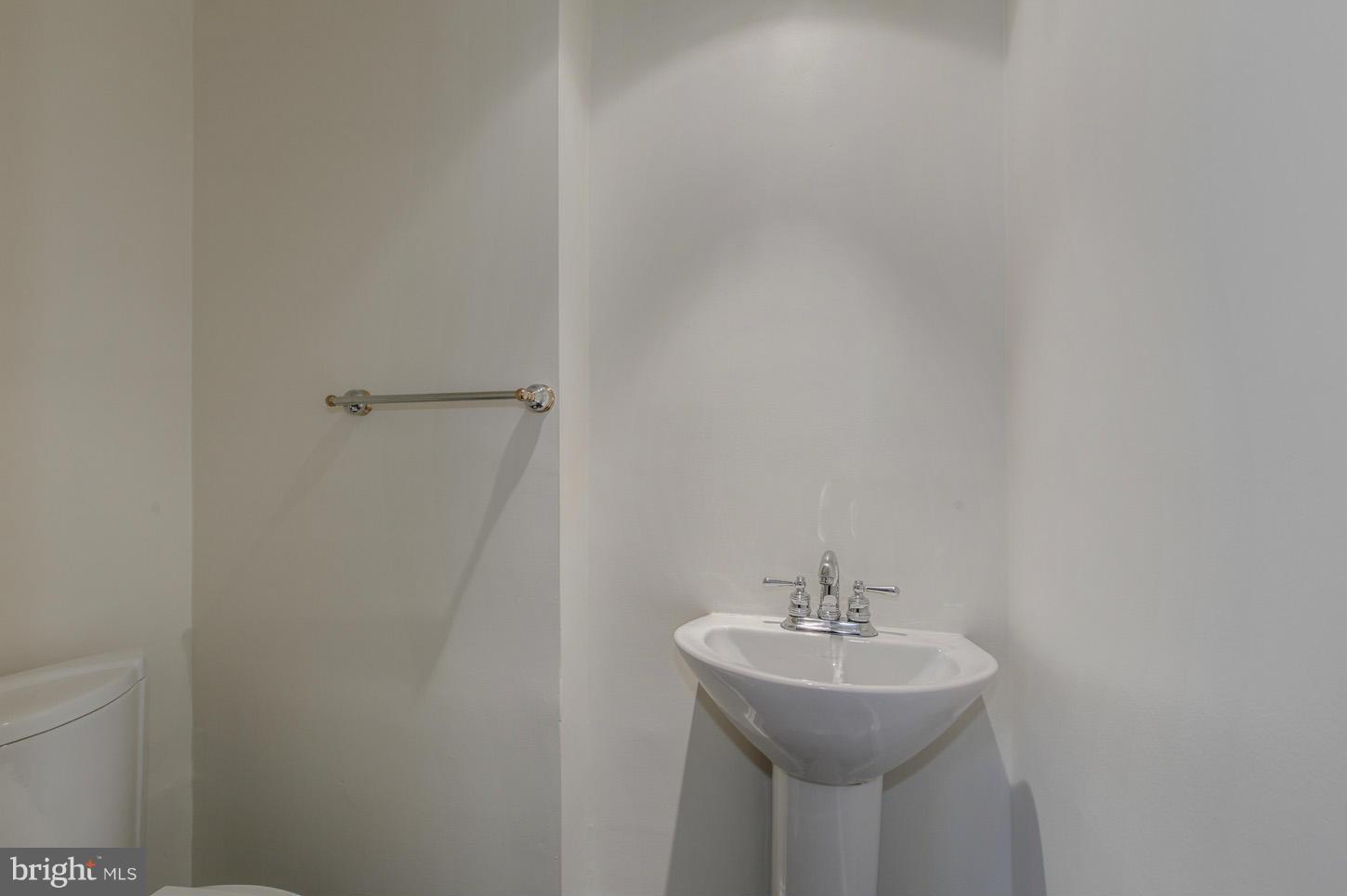 1401 35th Street Northwest Washington, DC 20007 - Photo 28 of 30 Bath