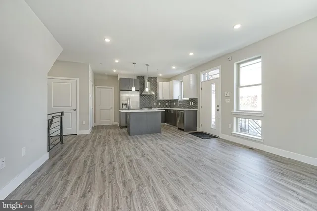 $2,195 | 300 West Jefferson Street, Unit A, Philadelphia, PA 19122