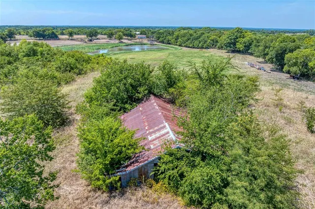 a view of an outdoor space and a yard