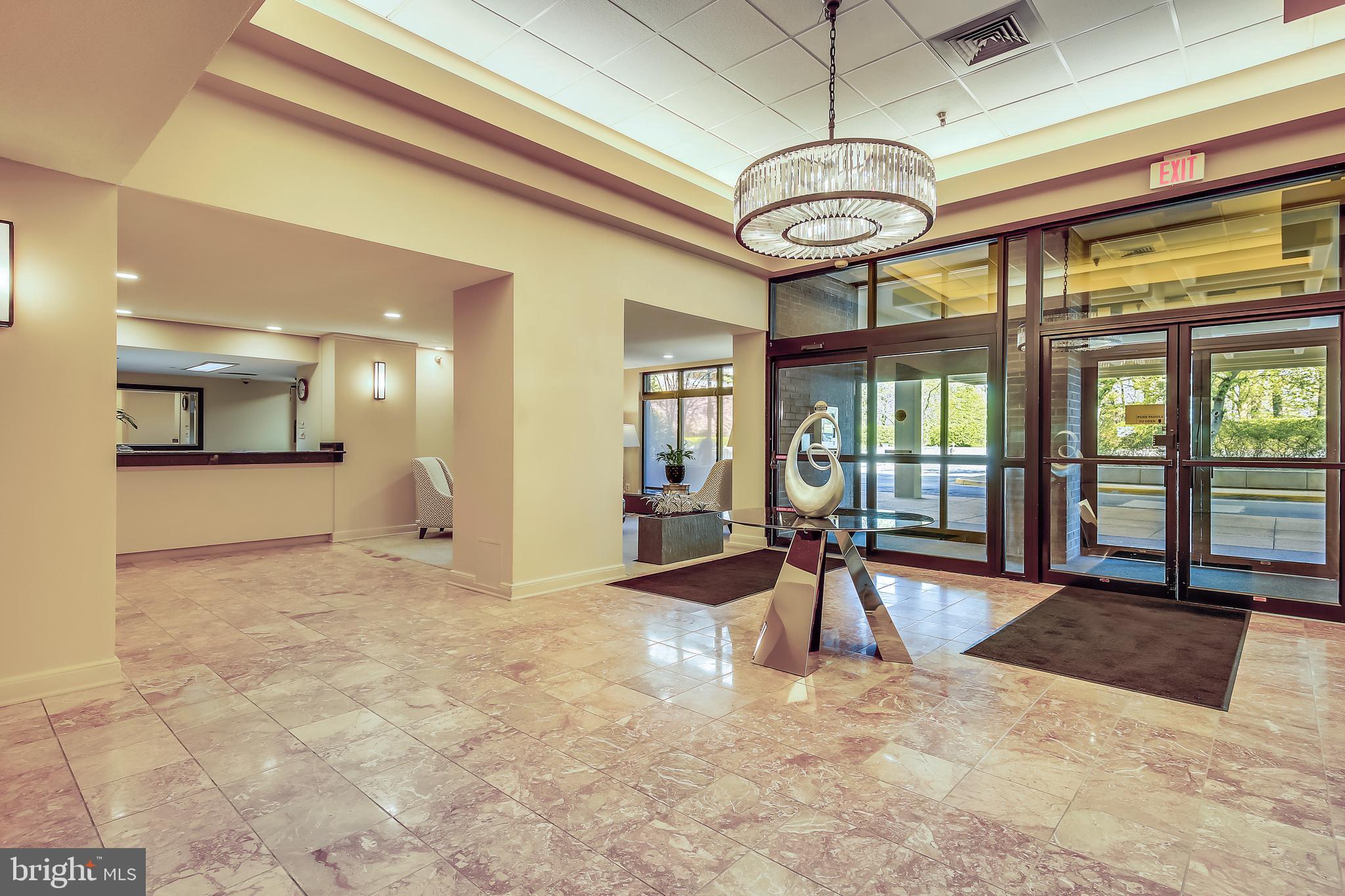 1808 Old Meadow Road, Unit 112 McLean, VA 22102 - Photo 4 of 37