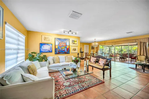 $1,150,000 | 8701 Southwest 87th Court, Miami, FL 33173