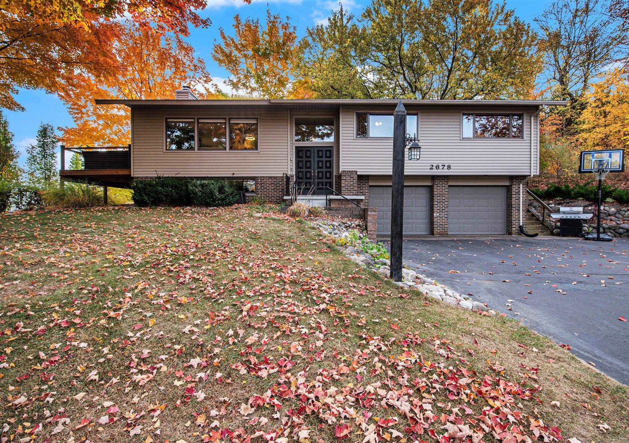 2678 Blue Ridge Lane Traverse City, MI 49685 - Photo 2 of 50 1928397-80c36c4b-c8b8-4a9b-940c-b2ebc829effd.JPG