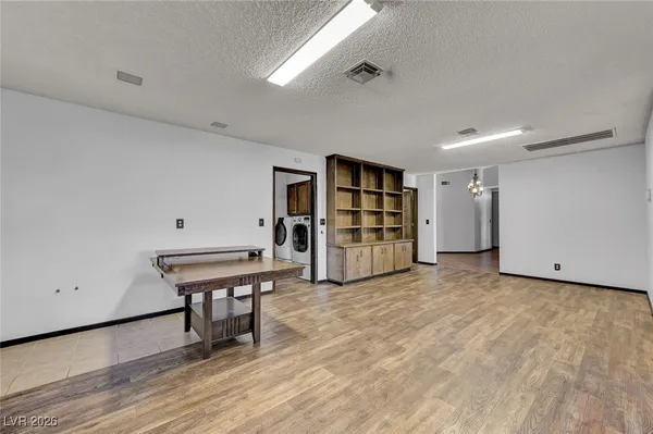 $5,500 | 6975 O'Bannon Drive, Las Vegas, NV 89146