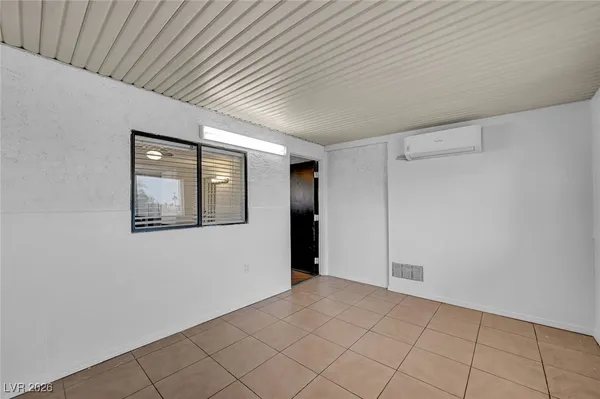 $5,500 | 6975 O'Bannon Drive, Las Vegas, NV 89146