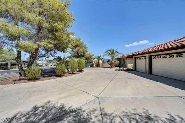 $5,500 | 6975 O'Bannon Drive, Las Vegas, NV 89146