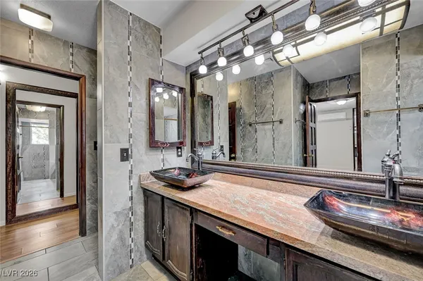 $5,500 | 6975 O'Bannon Drive, Las Vegas, NV 89146