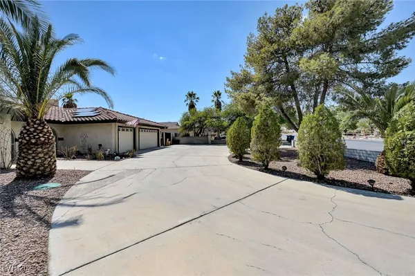 $5,500 | 6975 O'Bannon Drive, Las Vegas, NV 89146