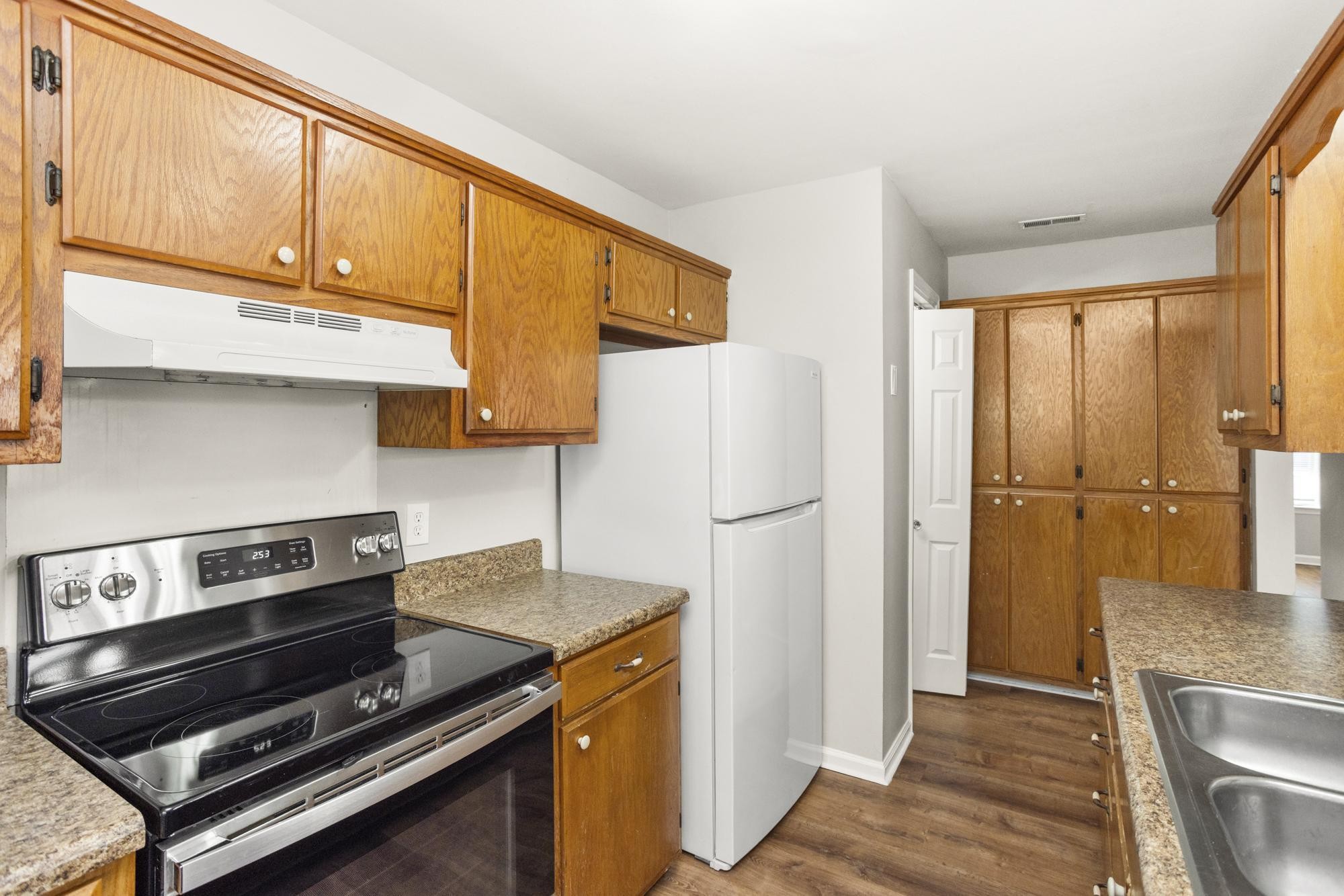 949 Strand Fleet Drive Antioch, TN 37013 - Photo 9 of 21