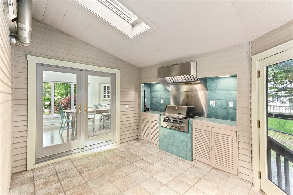 18 Kings Road Sharon, MA 02067 - Photo 28 of 42