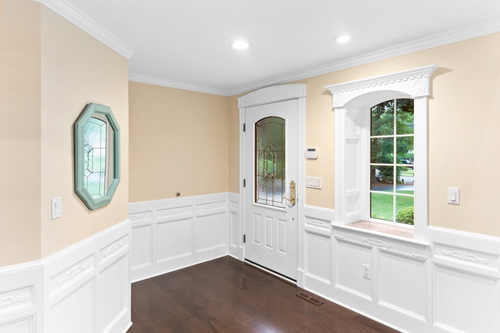 18 Kings Road Sharon, MA 02067 - Photo 3 of 42