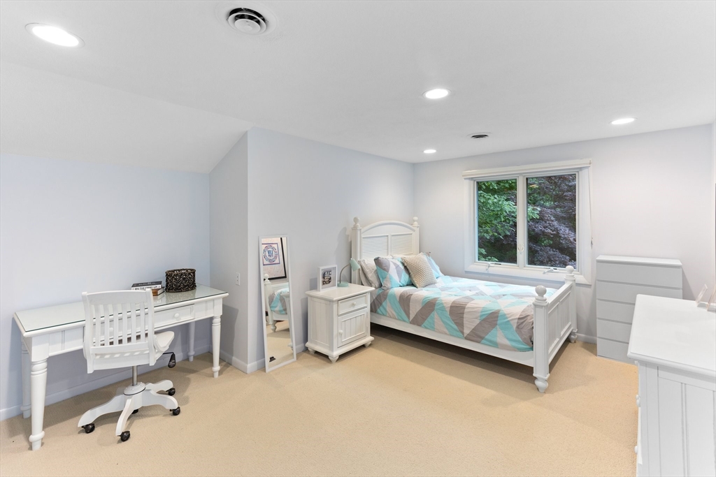 18 Kings Road Sharon, MA 02067 - Photo 33 of 42