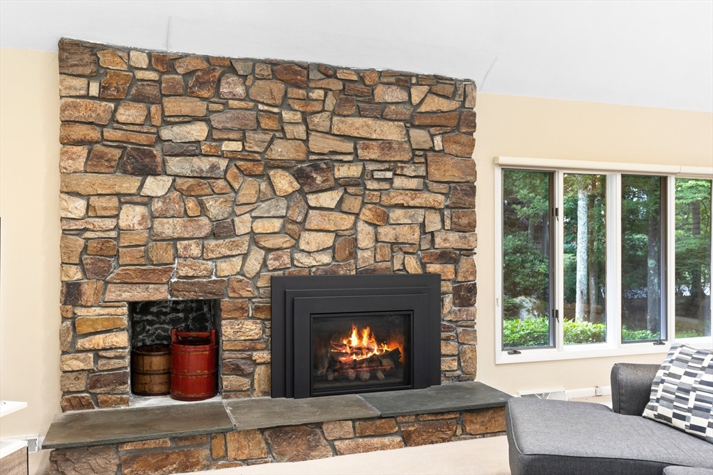 18 Kings Road Sharon, MA 02067 - Photo 4 of 42