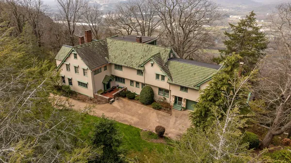 $3,750,000 | 588 West Brow Road, Lookout Mountain, TN 37350
