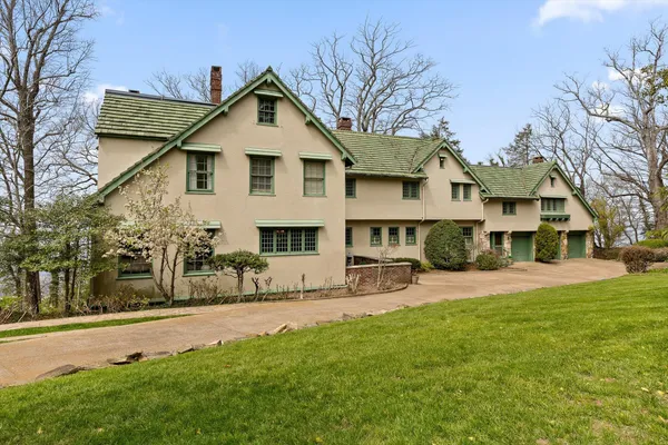 $3,750,000 | 588 West Brow Road, Lookout Mountain, TN 37350