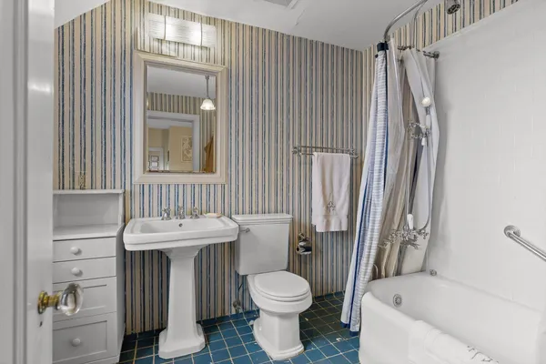 $3,750,000 | 588 West Brow Road, Lookout Mountain, TN 37350