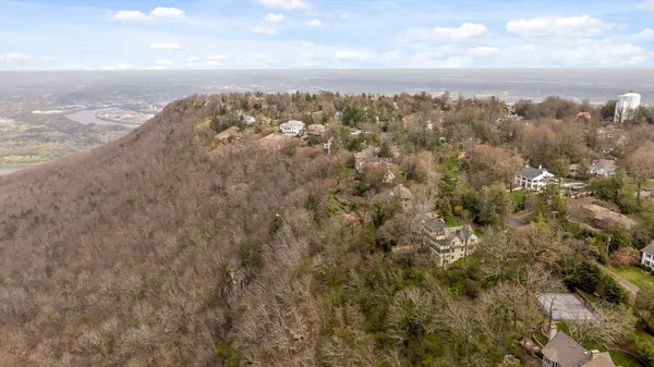 $3,750,000 | 588 West Brow Road, Lookout Mountain, TN 37350