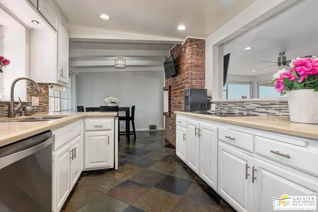 $1,175,000 | 500 Woodbury Road, Glendale, CA 91206