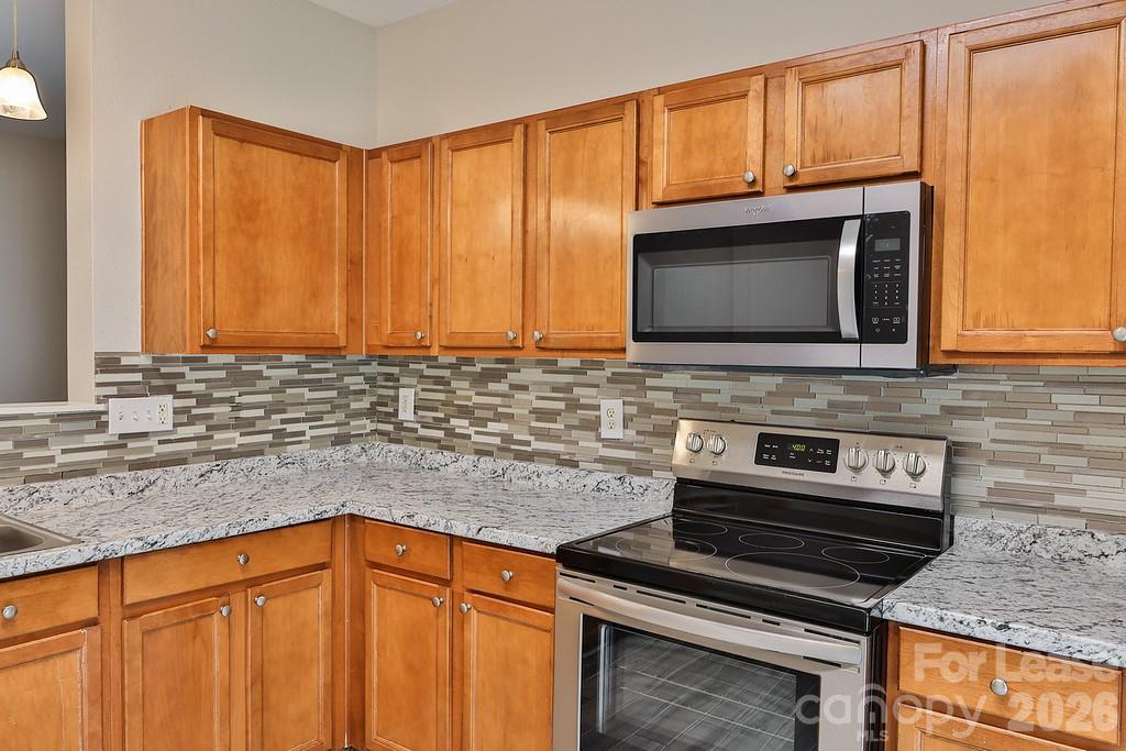 8946 Chalkstone Road Charlotte, NC 28216 - Photo 9 of 37
