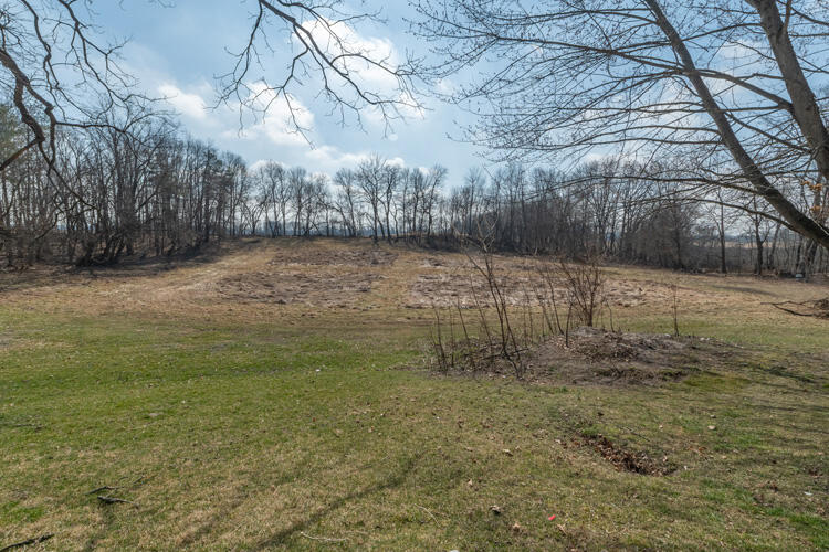 11703 Shavehead Lake Road Constantine, MI 49042 - Photo 46 of 54 11703 Shavehed Lake Rd Cass Yard 4
