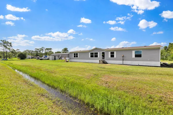 $450,000 | 9400 Luna Drive, St. Cloud, FL 34773