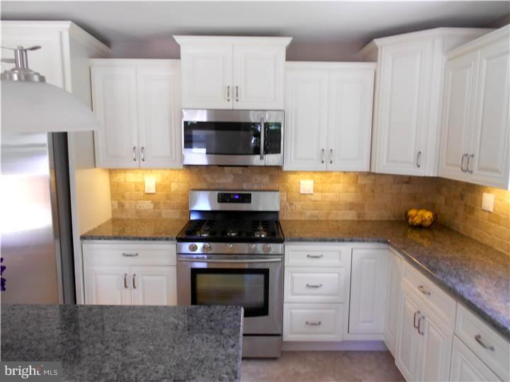 27 Maple Road Wallingford, PA 19086 - Photo 5 of 25