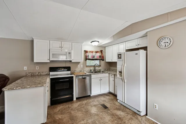 $695,500 | 135 Lake Como Drive, Pomona Park, FL 32181