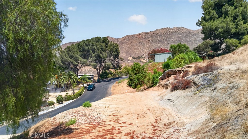 20254 West Point Drive Riverside, CA 92507 - Photo 6 of 22 Gallery Image 6