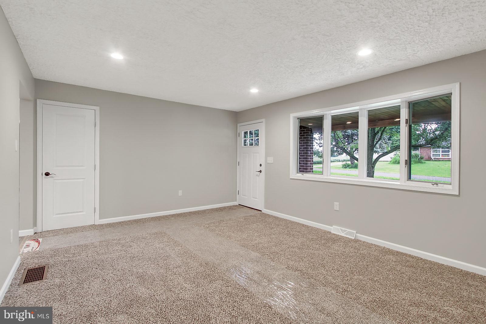 120 Locust Hill Road Dallastown, PA 17313 - Photo 7 of 25 Gallery Image 7