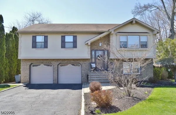 $799,900 | 29 Hugenot Street, East Hanover, NJ 07936