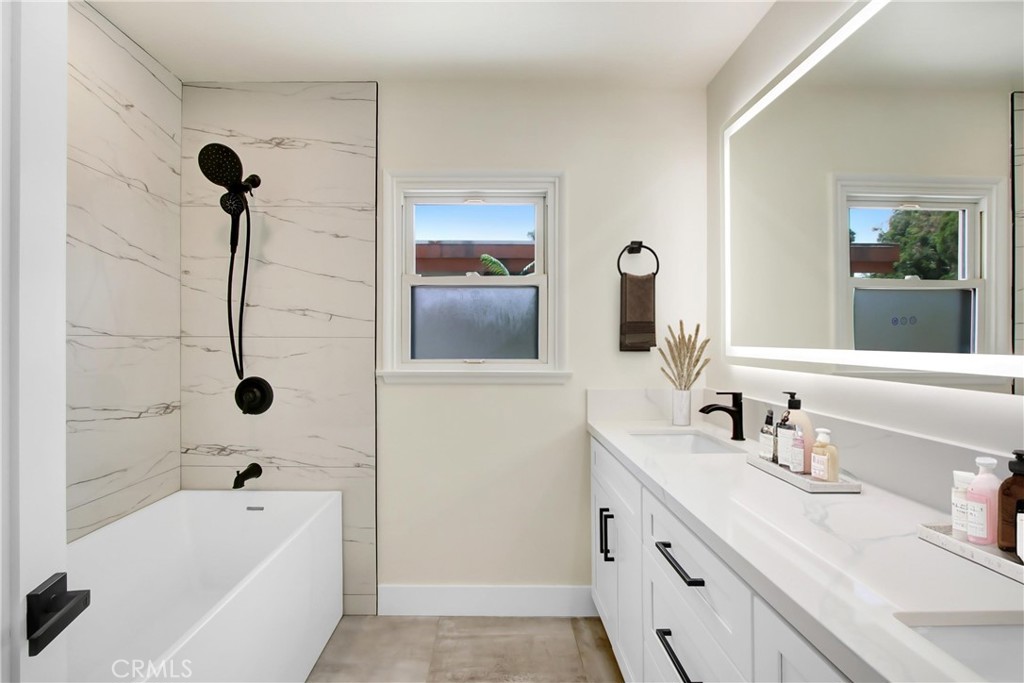 4061 Maplewood Place Riverside, CA 92506 - Photo 19 of 34 Hall Bath-Remodeled