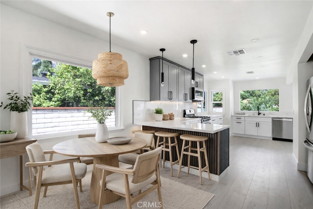 4061 Maplewood Place Riverside, CA 92506 - Photo 8 of 34 Virtual Image