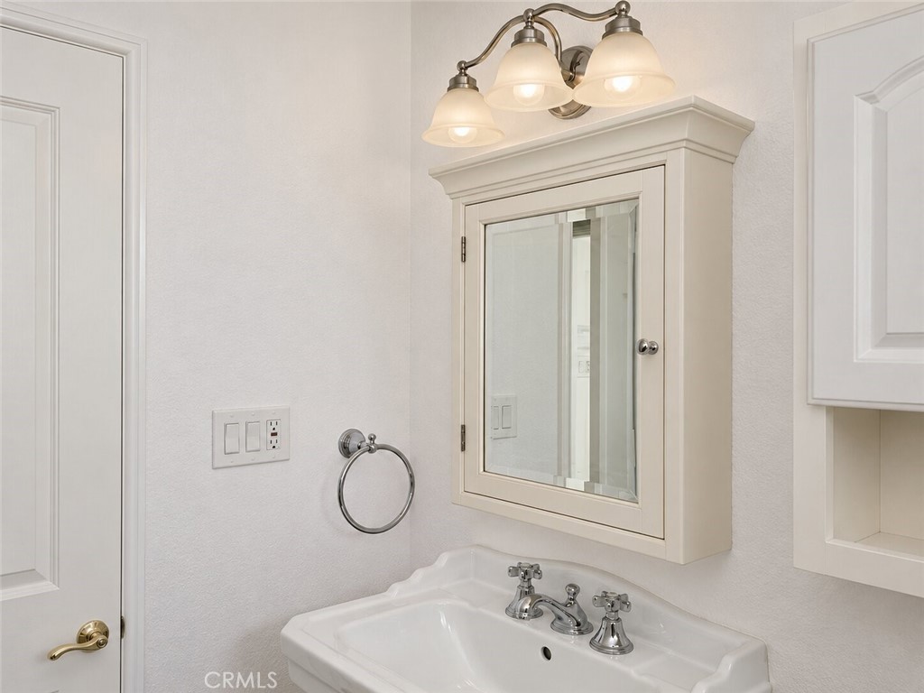 970 Pepperhill Road Pasadena, CA 91107 - Photo 5 of 5 Gallery Image 5