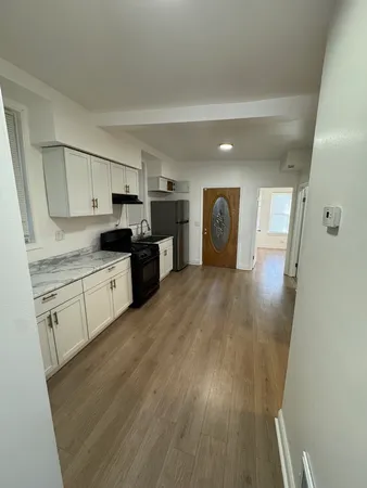 $1,700 | 617 West 43rd Place, Unit 1, Chicago, IL 60609