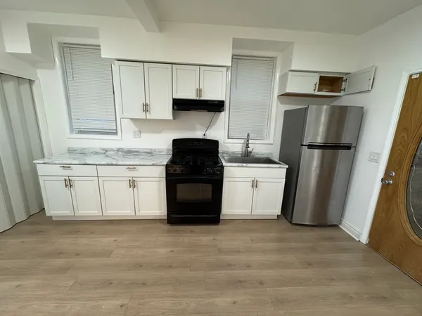 $1,700 | 617 West 43rd Place, Unit 1, Chicago, IL 60609