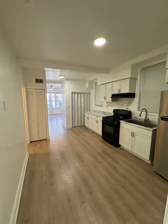 $1,700 | 617 West 43rd Place, Unit 1, Chicago, IL 60609