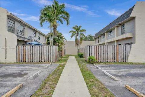 $188,000 | 2306 Northwest 52nd Avenue, Unit 2306, Lauderhill, FL 33313